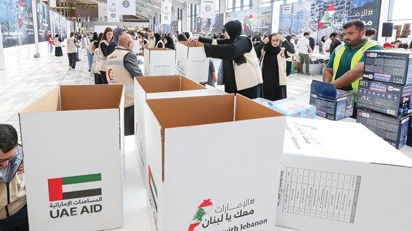 20.000 طرد مساعدات إنسانية في «الإمارات معك يا لبنان»