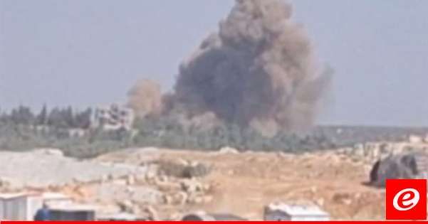 الطيران الحربي السوري والروسي ينفذ سلسلة غارات جوية واسعة مشتركة في ريفي ادلب واللاذقية