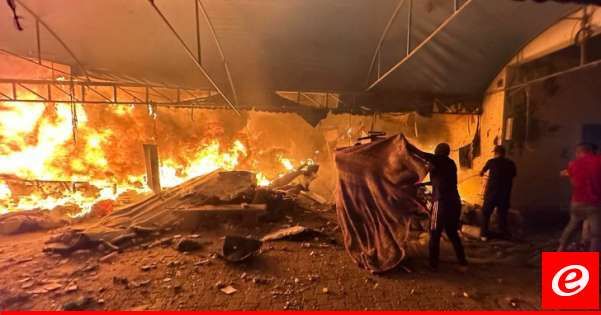 مقتل 4 فلسطينيين وإصابة نحو 70 بقصف إسرائيلي لخيام نازحين بمستشفى شهداء الأقصى في دير البلح