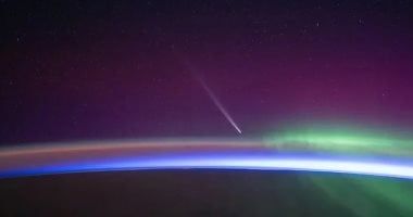 تكنولوجيا: لأول مرة منذ 80 ألف سنة.. المذنب أطلس النادر يظهر في سماء الأرض الليلة