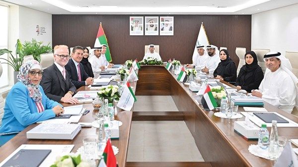مجلس إدارة مدارس الإمارات الوطنية يناقش الابتكار بالمناهج