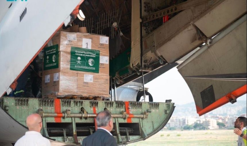 في أقل من 24 ساعة.. ثاني طائرة إغاثية سعودية تصل لمساعدة الشعب اللبناني