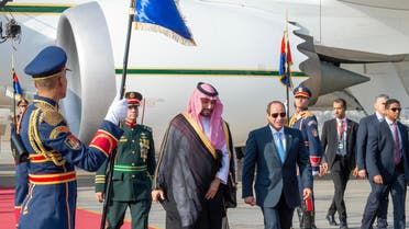 الخليج اليوم .. ولي العهد السعودي يصل القاهرة.. والسيسي يستقبله
