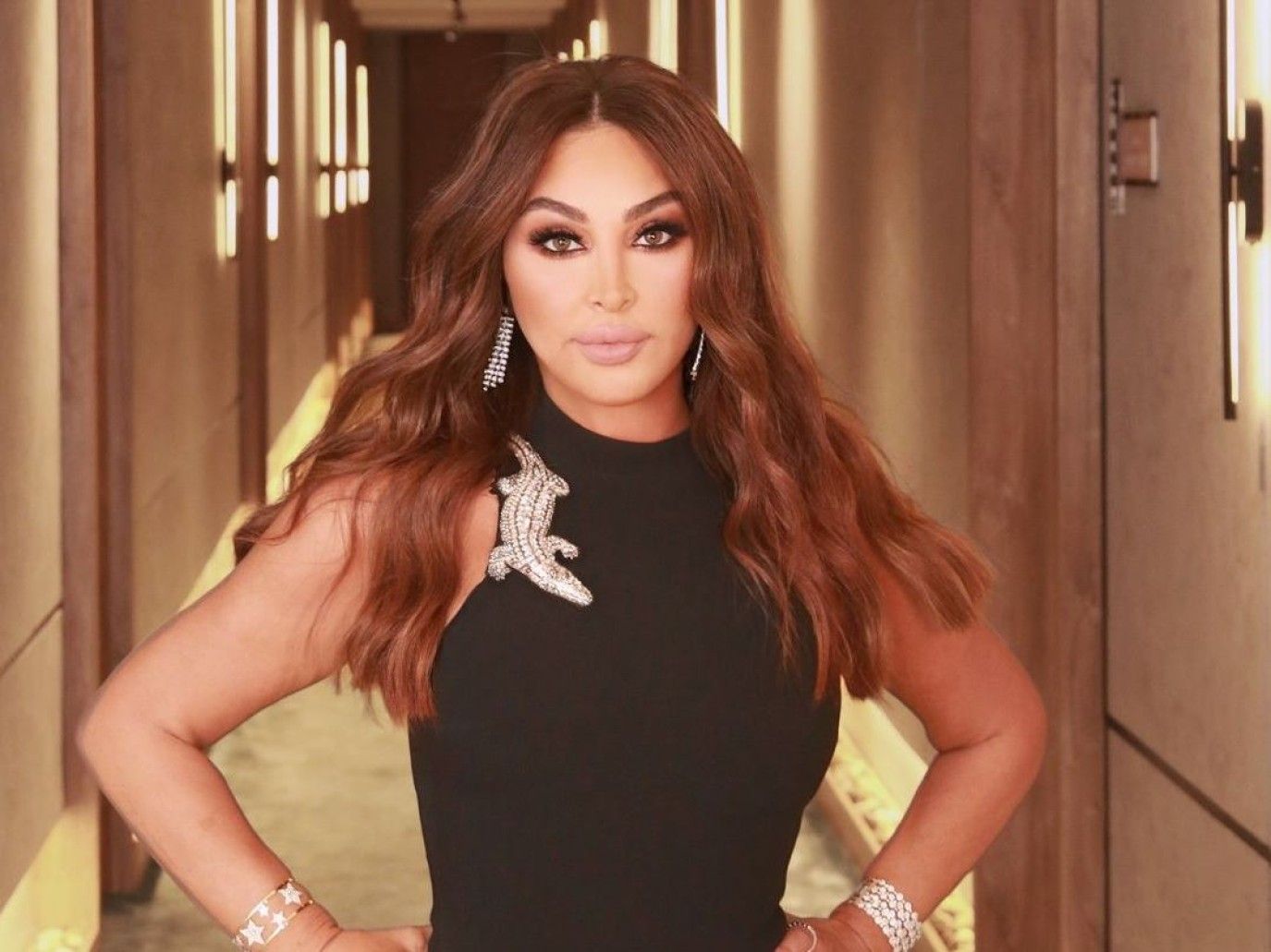 في شهر أكتوبر الوردي: إطلالات جمالية من نجمات خضن تجربة الإصابة بسرطان الثدي