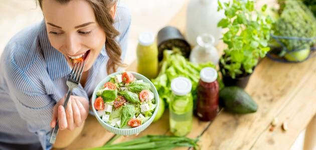 الامارات | دراسة: تناول كميات أقل من الطعام قد يطيل عمرك