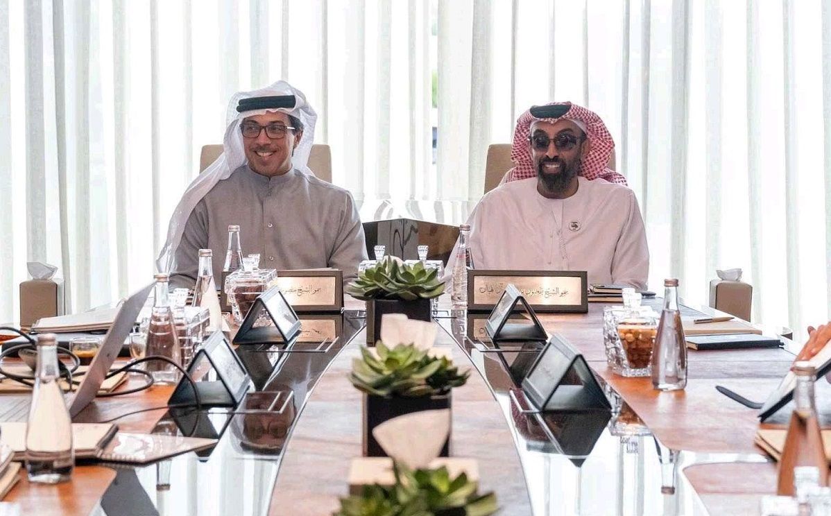 الامارات | بحضور منصور بن زايد وخالد بن محمد بن زايد ..طحنون بن زايد يترأس اجتماع مجلس إدارة جهاز أبوظبي للاستثمار