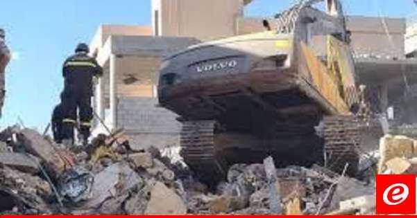 النشرة: ارتفاع عدد الشهداء الى 8 بعد الانتهاء من اعمال البحث في المبنى الذي استهدفته غارة امس في رياق