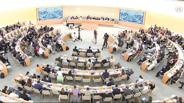 الإمارات: دعم كافة الجهود لإيجاد حل سياسي في اليمن