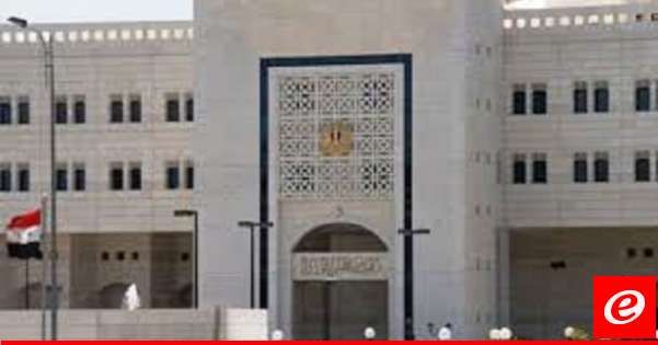 مجلس الوزراء السوري يمدد قرار إيقاف تصريف مبلغ 100 دولار للسوريين القادمين من لبنان حتى نهاية الشهر