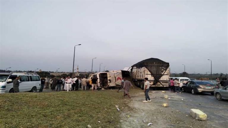 "7 عربيات دخلوا في بعض".. 20 مصابا في حادث تصادم جماعي بالطريق الإقليمي