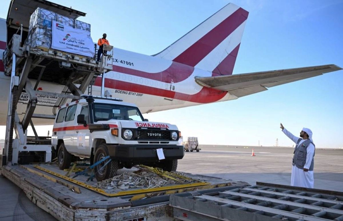 الخليج اليوم .. الإمارات تُرسل 3 طائرات مساعدات للشعب اللبناني مُحملة بـ 120 طناً من الإمدادات الإغاثية