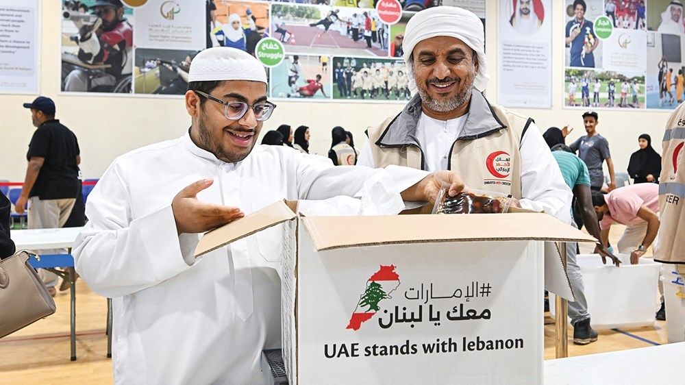 «الإمارات معك يا لبنان».. أصحاب الهمم وذووهم وكوادر «زايد العليا» ينظمون «تبرع»