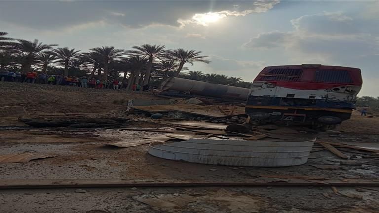 "القطر خبط الونش ونزله في الترعة".. مصدر أمني يكشف كواليس حادث البدرشين