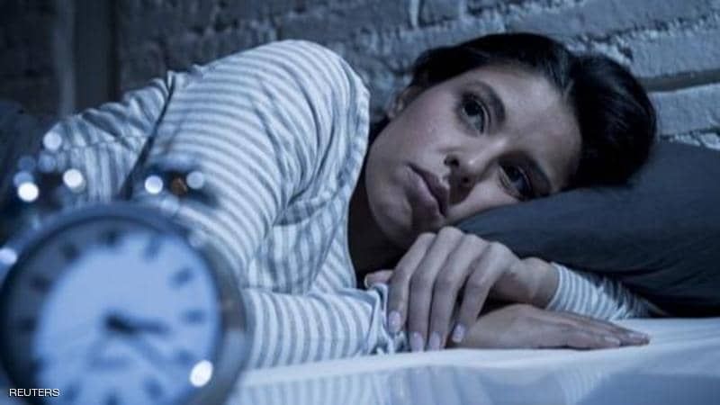 دراسة تحذّر: لا تستخدم هاتفك في السرير
