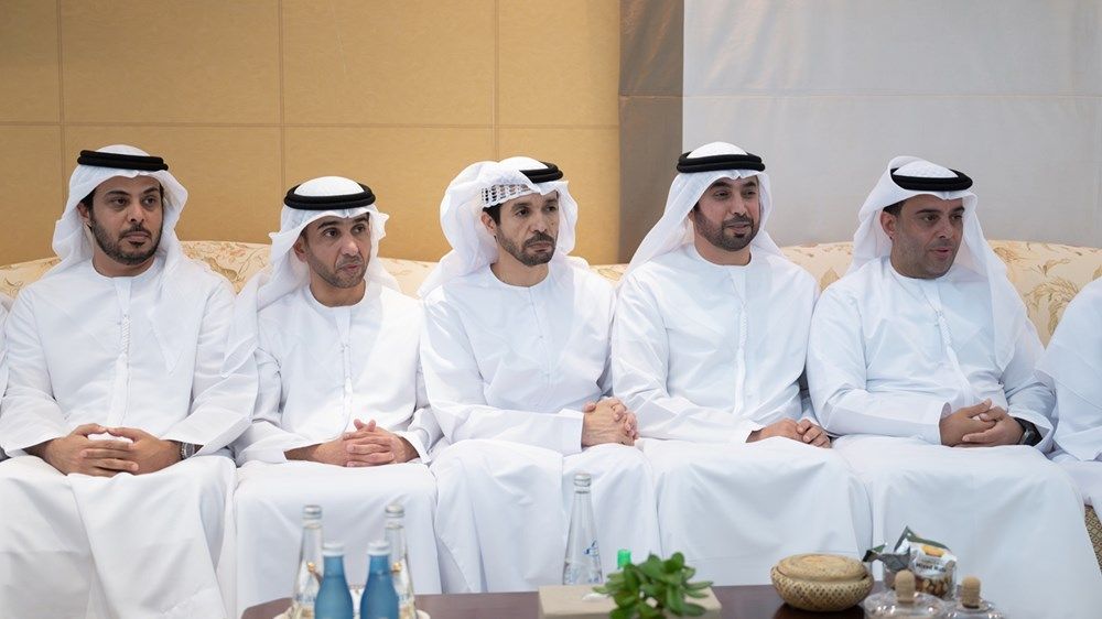 حمدان بن زايد يشهد جانباً من منافسات مهرجان الظفرة للهجن 2024