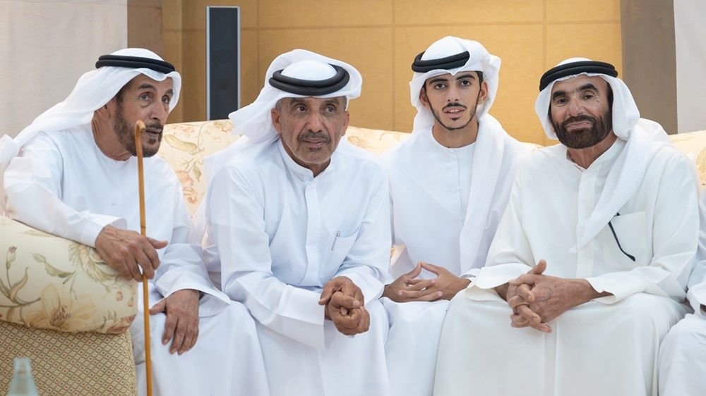 حمدان بن زايد يشهد جانباً من منافسات مهرجان الظفرة للهجن 2024