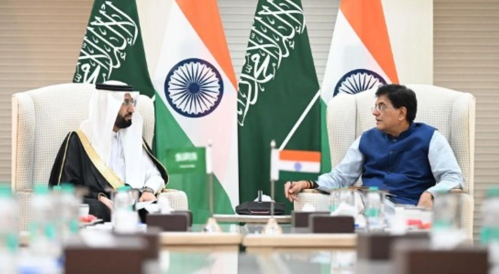 بالتفاصيل.. "الغذاء والدواء" تبحث تعزيز التعاون مع "الصناعة" الهندية