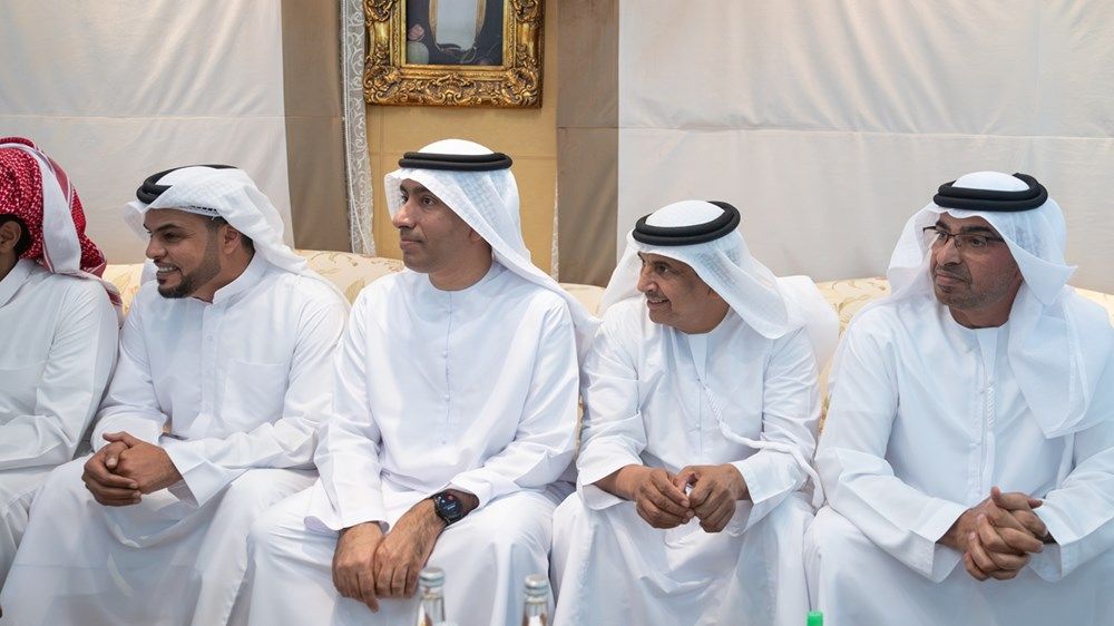 حمدان بن زايد يشهد جانباً من منافسات مهرجان الظفرة للهجن 2024