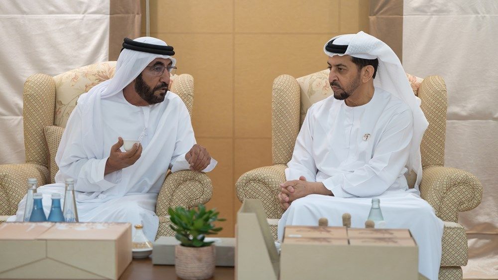 حمدان بن زايد يشهد جانباً من منافسات مهرجان الظفرة للهجن 2024