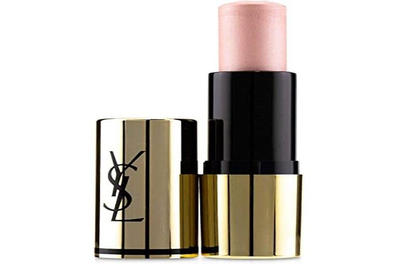 مستحضرات لتنفيذ مكياج وردي محترف من أهم الماركات العالمية.. إطلالتك مثالية