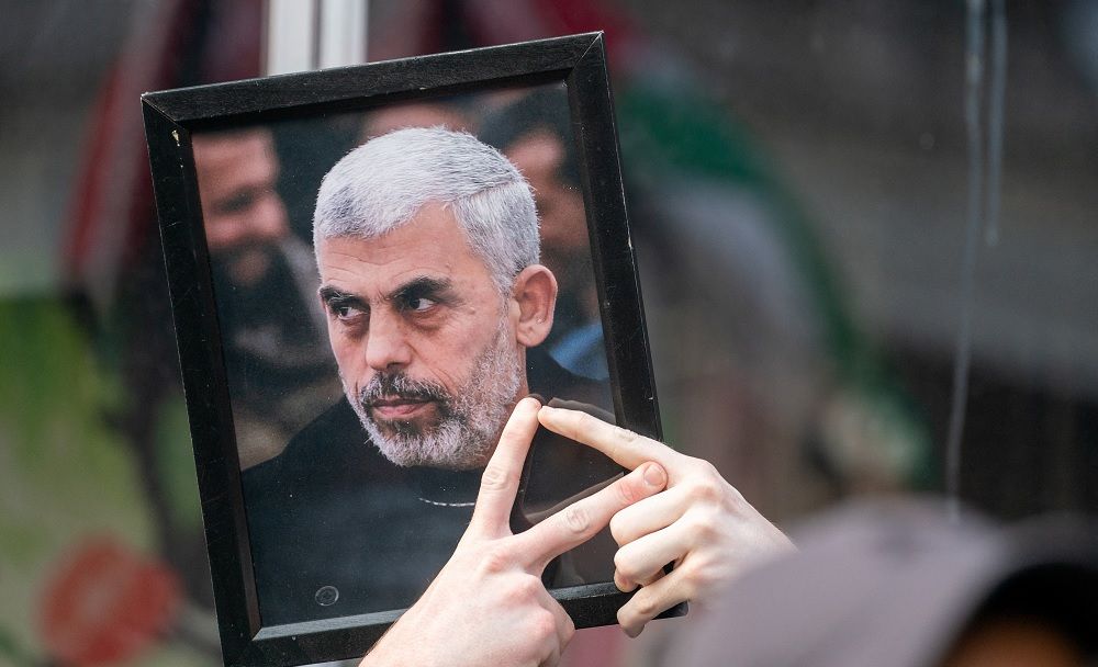 استشهاد يحيي السنوار.. إعلام عبري يكشف تفاصيل اغتيـ.ال زعيم حركة حماس: قاوم حتى اللحظات الأخيرة