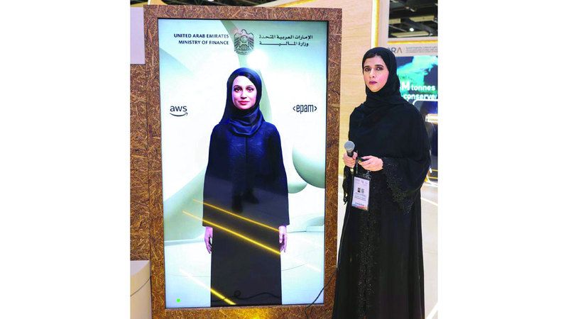 الامارات | «منى الافتراضية».. مستشارة متخصصة في البيانات المالية