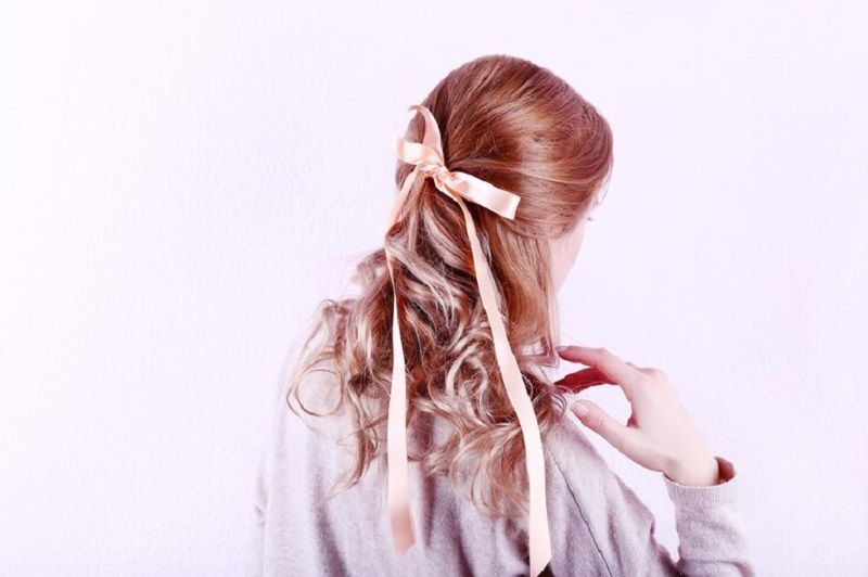 لمناسبة أكتوبر الوردي.. أكسسوارت شعر زهرية ناعمة تزيد تسريحاتك جمالاً