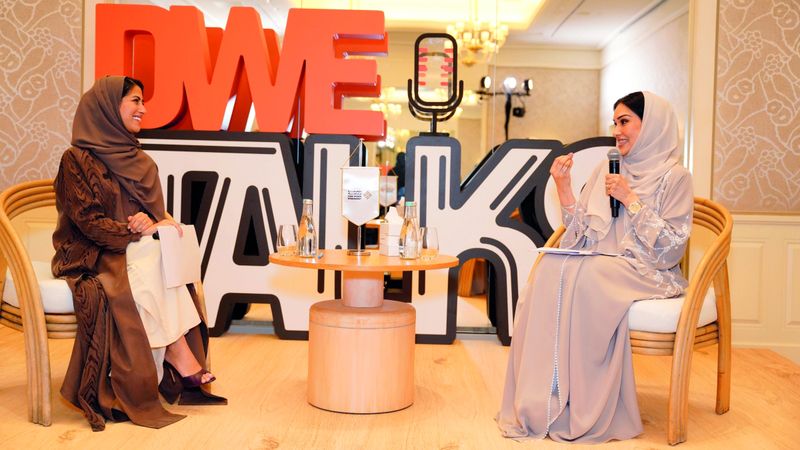 الامارات | هند صديقي: السياسات والتشريعات الإماراتية وازنت بيئة العمل.. وسهّلت حياة المرأة العاملة