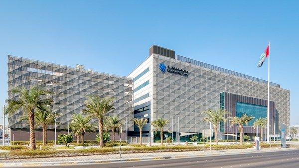 جامعة خليفة تتقدم ثلاثة مراكز في تصنيف «كيو إس» للجامعات العربية 2025