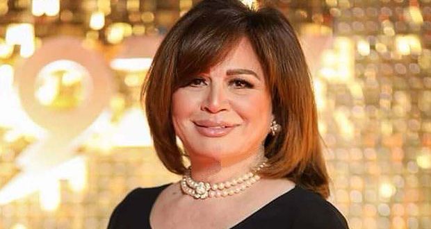 إلهام شاهين تكشف مصير فيلمها بعد حريق ديكوراته