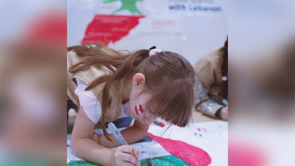 «الإمارات معك يا لبنان» تجمع 250 طناً من المساعدات الإغاثية في الشارقة