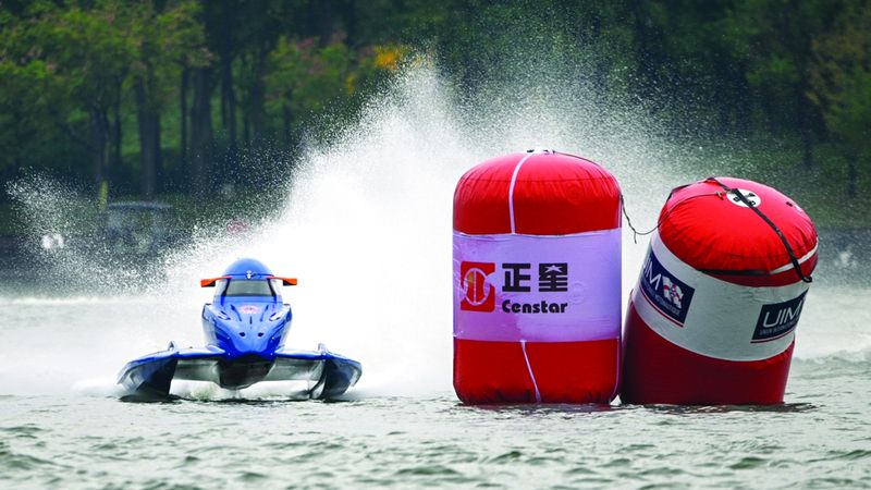 الامارات | الأعطال تخذل زوارق الإمارات في «النهر الأصفر»