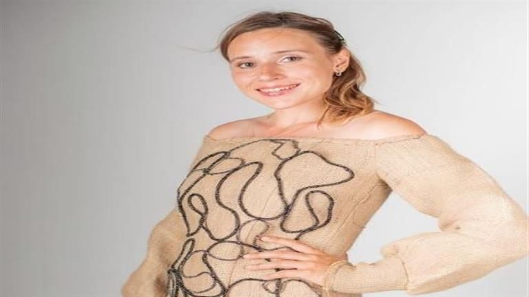 موضة راقية.. 20 صورة تكشف حكاية مصمم حوّل الخيش إلى أزياء أنيقة