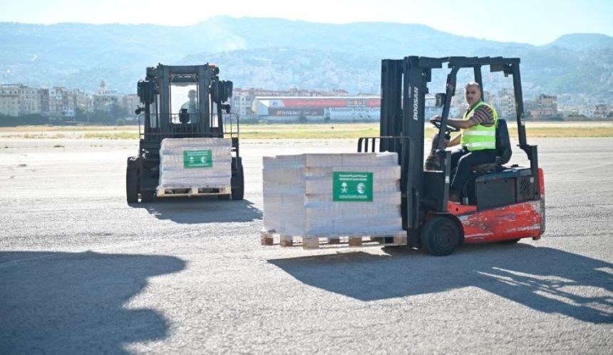 وصول الطائرة الإغاثية السعودية الثامنة لمساعدة الشعب اللبناني