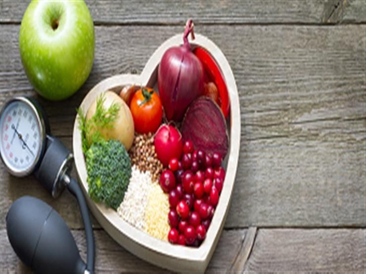 تناولها على معدة فارغة.. 3 أطعمة تحسن صحة قلبك وتطرد السموم من جسمك