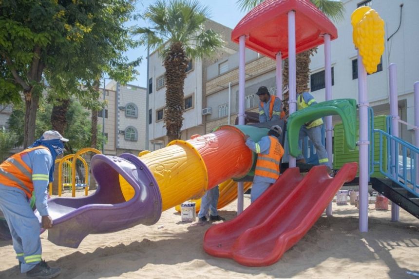 1480 مهمة صيانة وإصلاح لألعاب الأطفال في حدائق الطائف