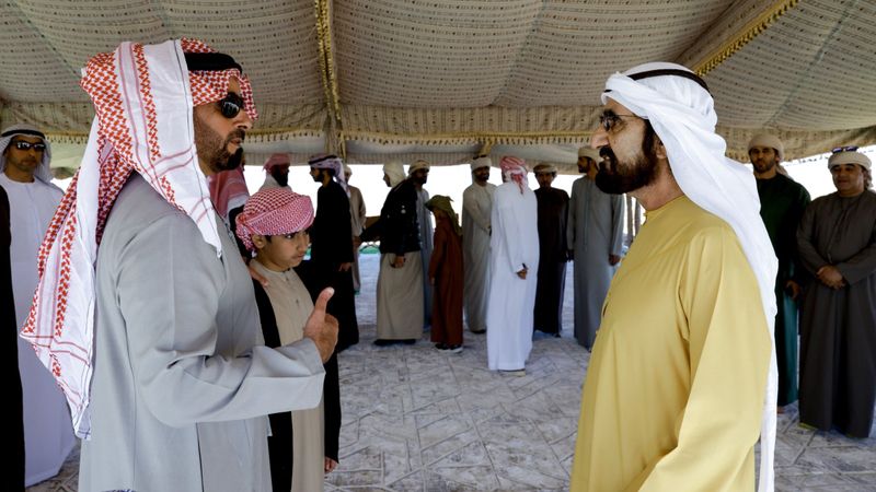 الامارات | رفقة «بوراشد» «صيّاد المعاني».. كلمات سيف بن زايد تفيض بالمحبة