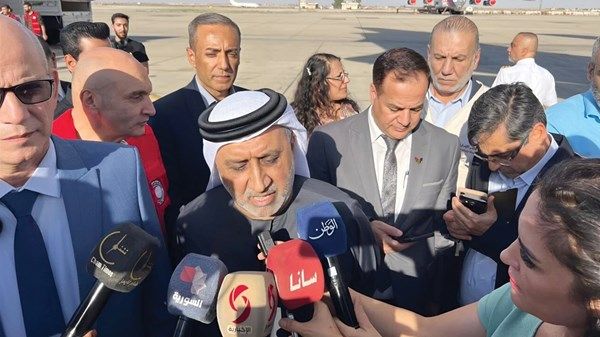 أول طائرة مساعدات إماراتية تصل إلى دمشق لدعم اللاجئين اللبنانيين والسوريين العائدين من لبنان