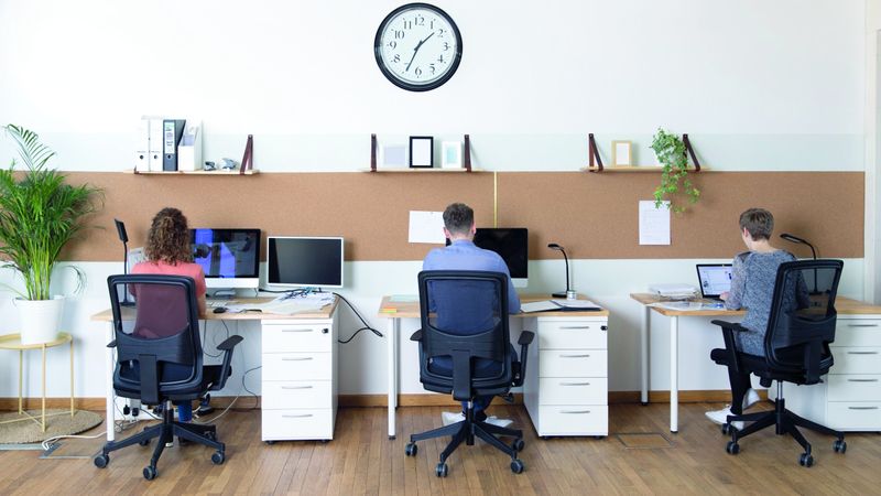 الامارات | أكاديميات تدريب «وهمية» تروّج لـ «تطوير مهني» بشهادات مزيفة