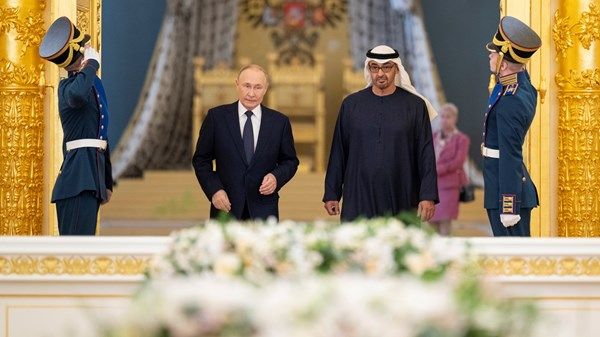 زيارة رئيس الدولة لموسكو تلقى أصداء واسعة في الإعلام الروسي