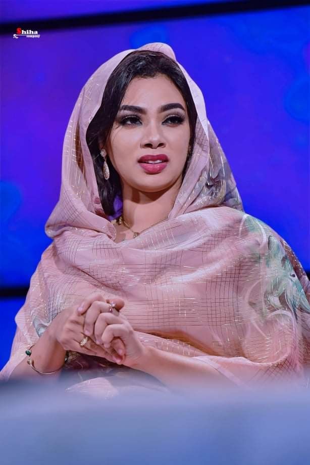 شاهد بالفيديو.. حسناء الإعلام السوداني “الشريان” تستعرض جمالها بإطلالة مبهرة وتخطف قلوب المتابعين