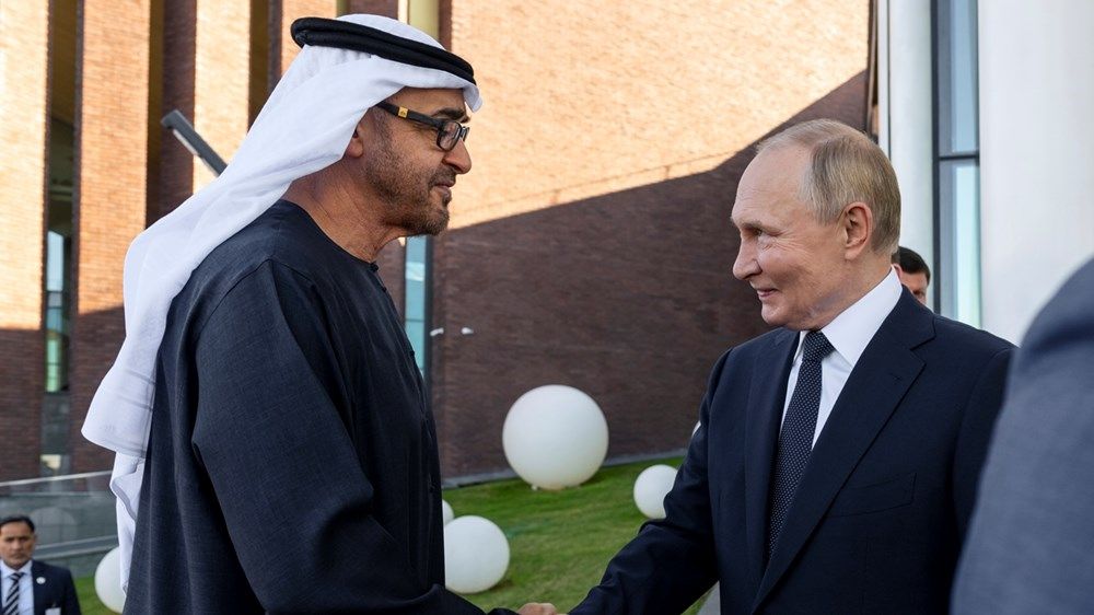 رئيس الدولة والرئيس الروسي يفتتحان مركز الشيخة فاطمة بنت مبارك للتعليم في مدرسة بريماكوف