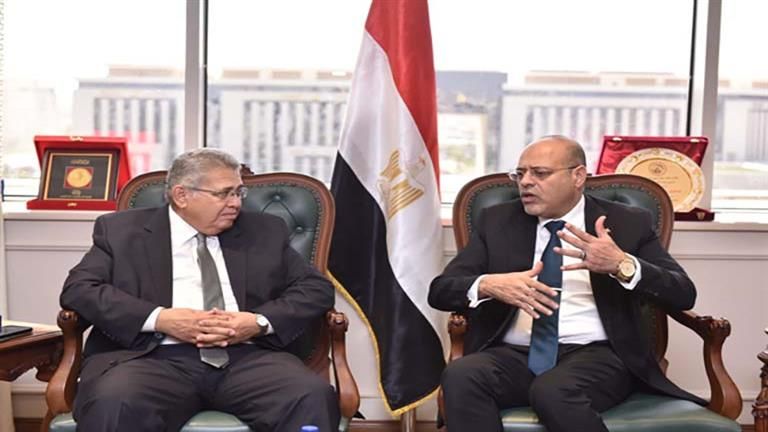 بروتوكول تعاون بين وزارة العمل وجامعة بدر لتدريب الخريجين على أعمال المساحة مجانًا