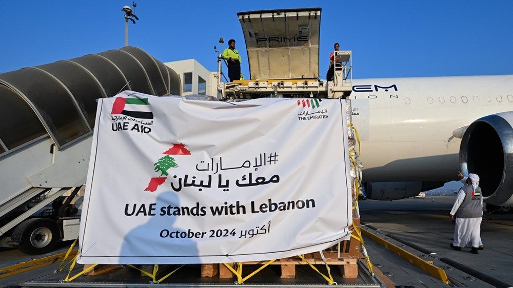 الإمارات ترسل الطائرة الـ12 تحمل 40 طناً من المساعدات للأشقاء اللبنانيين