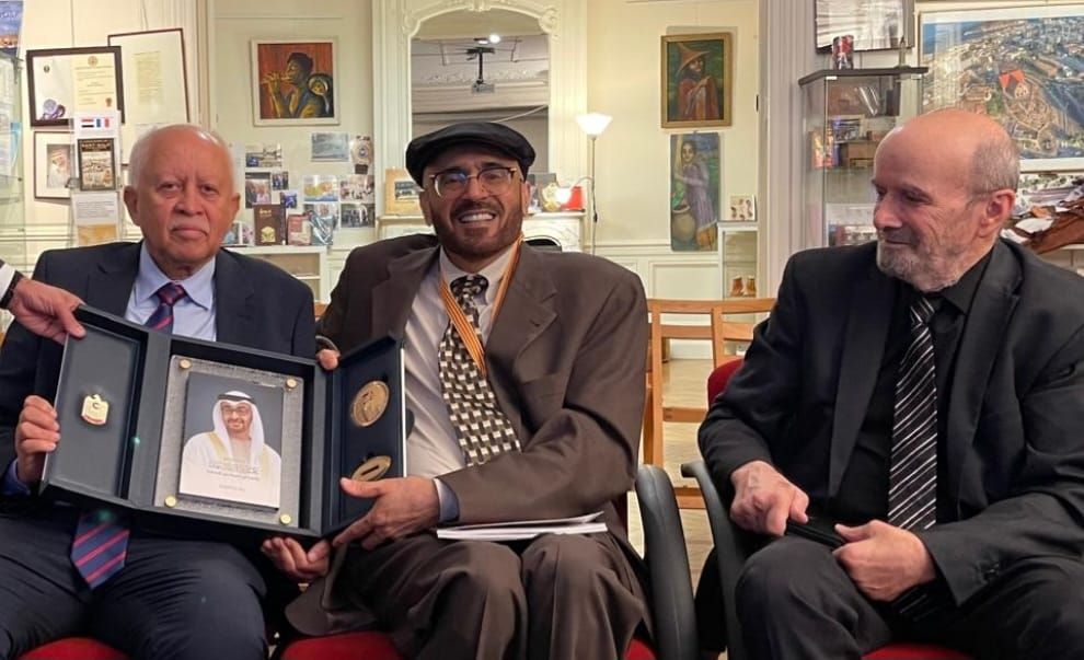 الخليج اليوم .. الدكتور جمال سند السويدي يزور الدكتور رياض ياسين عبدالله 