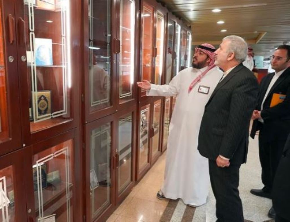 السفير الإيراني يزور مجمع طباعة المصحف الشريف بالمدينة المنورة