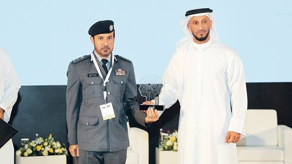 عبدالله آل حامد يُكرِّم المؤسسات المتميزة في تطبيقات الذكاء الاصطناعي