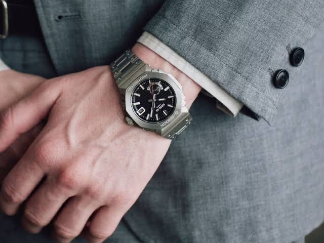 تكنولوجيا: Casio تطلق ساعة MR-G MRGB2100D-1A الجديدة الفاخرة مع اتصال Bluetooth