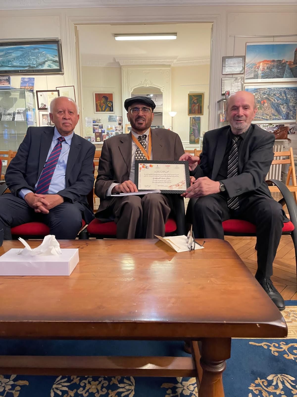 الخليج اليوم .. الدكتور جمال سند السويدي يزور الدكتور رياض ياسين عبدالله 