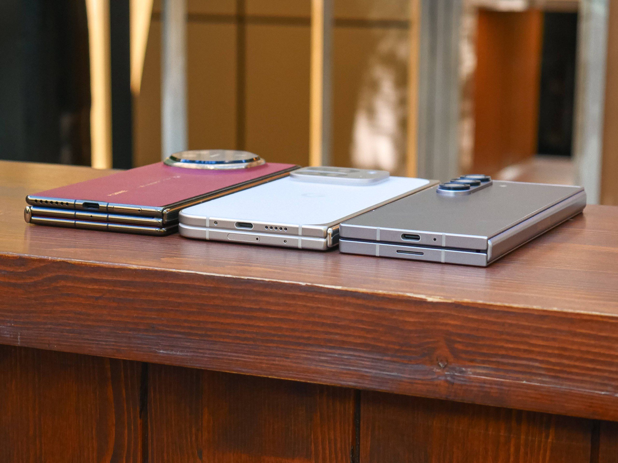 تكنولوجيا: سامسونج تطور هاتفًا ذكيًا ثلاثي الطي